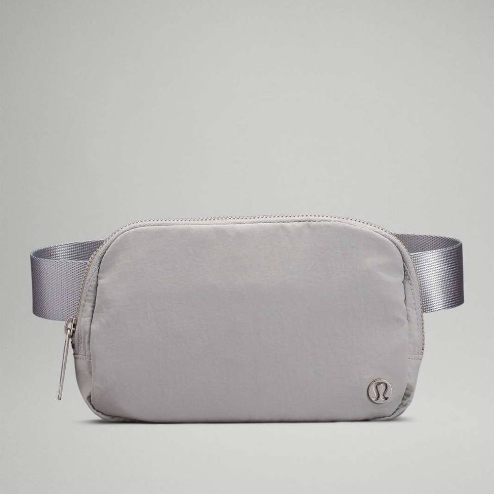 Lululemon belt bag seal grey